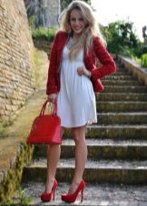 Сукня під червоні туфлі (63 фото): червона сукня з червоними туфлями, які туфлі підійдуть до червоного плаття, які кольори краще поєднуються