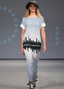 Сукня з кросівками (94 фото): як можна носити сукні з білими і іншого кольору кросівками, луки 2020 з вечірнім і чорним платтям