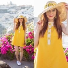 Сукня з кросівками (94 фото): як можна носити сукні з білими і іншого кольору кросівками, луки 2020 з вечірнім і чорним платтям