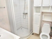 Суміщений санвузол в «хрущовці» (75 фото): дизайн маленької ванни, поєднаної з туалетом. Яких розмірів бувають кімнати? Ідеї оформлення інтер’єру санвузли з пральною машиною