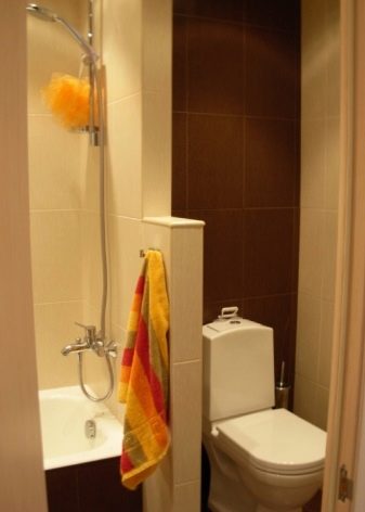 Суміщений санвузол в «хрущовці» (75 фото): дизайн маленької ванни, поєднаної з туалетом. Яких розмірів бувають кімнати? Ідеї оформлення інтер’єру санвузли з пральною машиною