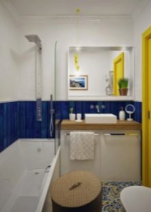 Суміщений санвузол в «хрущовці» (75 фото): дизайн маленької ванни, поєднаної з туалетом. Яких розмірів бувають кімнати? Ідеї оформлення інтер’єру санвузли з пральною машиною