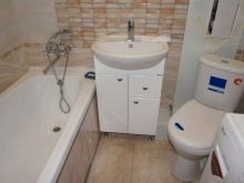 Суміщений санвузол в «хрущовці» (75 фото): дизайн маленької ванни, поєднаної з туалетом. Яких розмірів бувають кімнати? Ідеї оформлення інтер’єру санвузли з пральною машиною