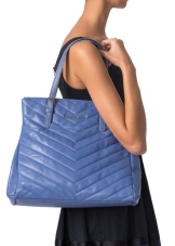 Сумка Armani Jeans (67 фото): жіночі лакові та інші брендові моделі