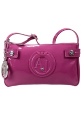 Сумка Armani Jeans (67 фото): жіночі лакові та інші брендові моделі