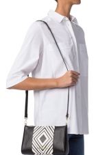 Сумка Armani Jeans (67 фото): жіночі лакові та інші брендові моделі