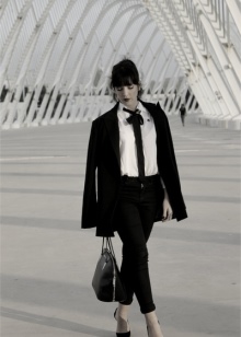 Сумка Armani Jeans (67 фото): жіночі лакові та інші брендові моделі