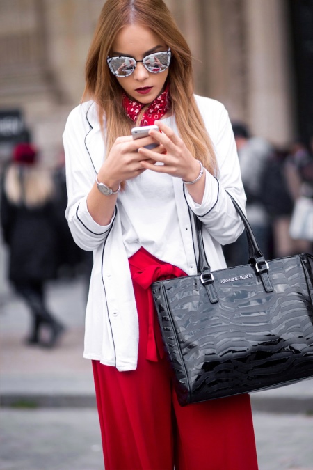 Сумка Armani Jeans (67 фото): жіночі лакові та інші брендові моделі