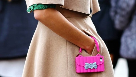 Сумка для телефону (48 фото): чохол для мобільного телефону і смартфонів на руку, шию, ремінь і велосипед