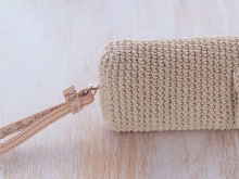 Сумка для телефону (48 фото): чохол для мобільного телефону і смартфонів на руку, шию, ремінь і велосипед