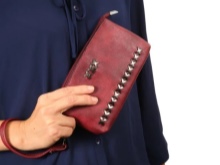 Сумка для телефону (48 фото): чохол для мобільного телефону і смартфонів на руку, шию, ремінь і велосипед