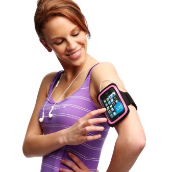 Сумка для телефону (48 фото): чохол для мобільного телефону і смартфонів на руку, шию, ремінь і велосипед