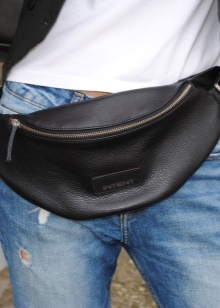 Сумка для телефону (48 фото): чохол для мобільного телефону і смартфонів на руку, шию, ремінь і велосипед