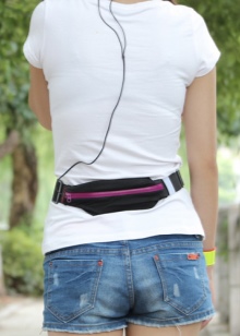 Сумка для телефону (48 фото): чохол для мобільного телефону і смартфонів на руку, шию, ремінь і велосипед