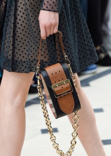 Сумка для телефону (48 фото): чохол для мобільного телефону і смартфонів на руку, шию, ремінь і велосипед