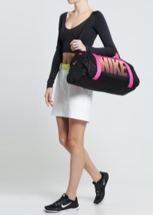 Сумка Nike (67 фото): жіночі моделі для взуття та спорту, Club Gym та інші