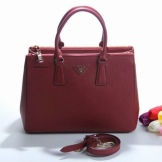 Сумка Prada (92 фото): жіночі моделі, вартість, як відрізнити від підробки маленькі сумки, Double Bag