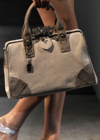 Сумка Prada (92 фото): жіночі моделі, вартість, як відрізнити від підробки маленькі сумки, Double Bag