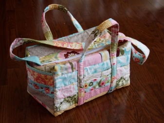 Сумка-валіза (69 фото): великі багажні сумки для переїзду, перевезення речей, жіночий валізку