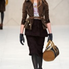 Сумка-валіза (69 фото): великі багажні сумки для переїзду, перевезення речей, жіночий валізку