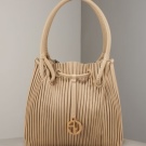 Сумки Armani (83 фото): жіночі моделі від Emporio Armani та інших лінійок