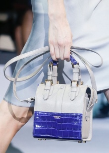 Сумки Armani (83 фото): жіночі моделі від Emporio Armani та інших лінійок