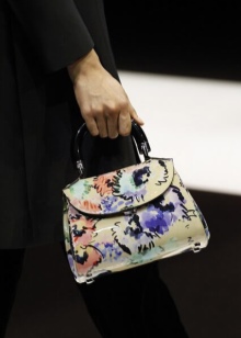 Сумки Armani (83 фото): жіночі моделі від Emporio Armani та інших лінійок