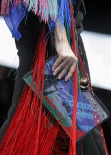 Сумки Armani (83 фото): жіночі моделі від Emporio Armani та інших лінійок