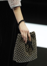 Сумки Armani (83 фото): жіночі моделі від Emporio Armani та інших лінійок