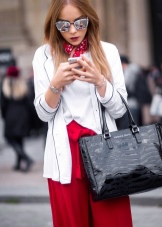 Сумки Armani (83 фото): жіночі моделі від Emporio Armani та інших лінійок