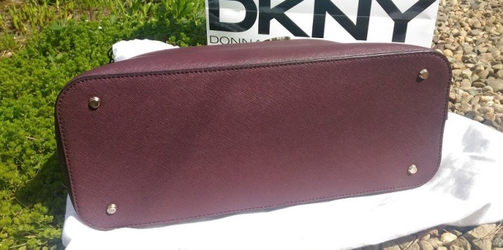 Сумки DKNY (72 фото): моделі через плече, як відрізнити оригінал від підробки, відгуки