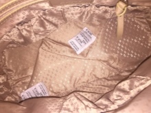 Сумки DKNY (72 фото): моделі через плече, як відрізнити оригінал від підробки, відгуки