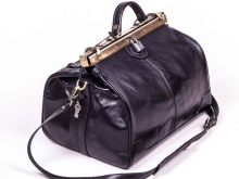 Сумки для подорожей (63 фото): жіночі і дитячі складні моделі-органайзери, маленькі зручні і великі