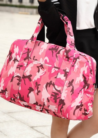 Сумки для подорожей (63 фото): жіночі і дитячі складні моделі-органайзери, маленькі зручні і великі