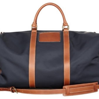 Сумки для подорожей (63 фото): жіночі і дитячі складні моделі-органайзери, маленькі зручні і великі