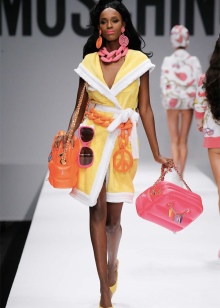 Сумки Love Moschino (64 фото): у вигляді куртки і інші моделі