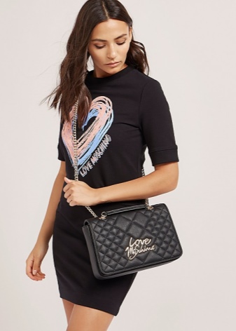 Сумки Love Moschino (64 фото): у вигляді куртки і інші моделі