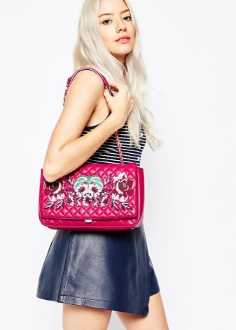 Сумки Love Moschino (64 фото): у вигляді куртки і інші моделі