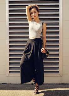 Сумки Love Moschino (64 фото): у вигляді куртки і інші моделі