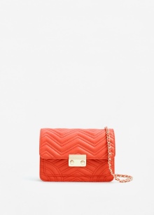 Сумки Mango (84 фото): з чим носити жіночі моделі, відгуки покупців