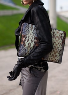 Сумки з аплікацією, принтом (75 фото): жіночі моделі з квітковим принтом і малюнками, з чим носити