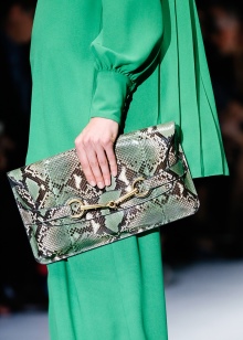 Сумки з аплікацією, принтом (75 фото): жіночі моделі з квітковим принтом і малюнками, з чим носити