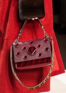 Сумки з аплікацією, принтом (75 фото): жіночі моделі з квітковим принтом і малюнками, з чим носити