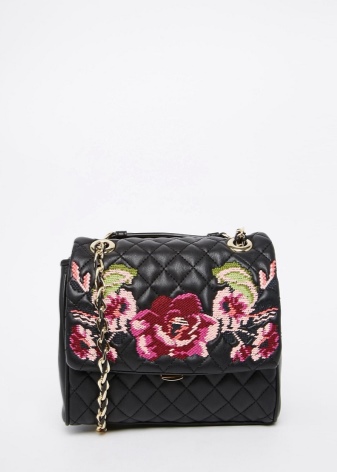 Сумки з аплікацією, принтом (75 фото): жіночі моделі з квітковим принтом і малюнками, з чим носити