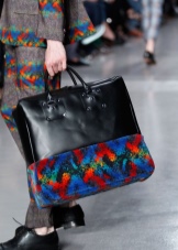 Сумки з аплікацією, принтом (75 фото): жіночі моделі з квітковим принтом і малюнками, з чим носити