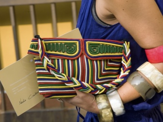 Сумки з аплікацією, принтом (75 фото): жіночі моделі з квітковим принтом і малюнками, з чим носити