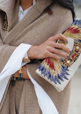 Сумки з аплікацією, принтом (75 фото): жіночі моделі з квітковим принтом і малюнками, з чим носити