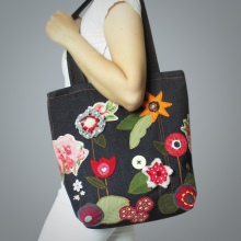 Сумки з тканини (89 фото): жіночі тканеві еко-моделі, майстер клас з пошиву, як зробити сумку з мішковини і льону