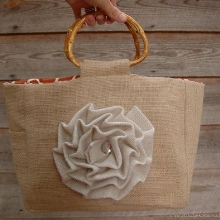 Сумки з тканини (89 фото): жіночі тканеві еко-моделі, майстер клас з пошиву, як зробити сумку з мішковини і льону