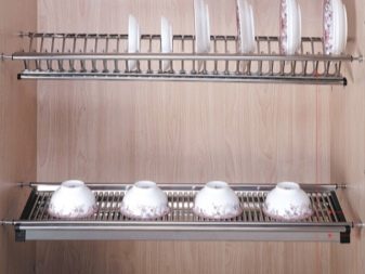 Сушарка для посуду у шафу: опис вбудованих кутових кухонних сушарок для тарілок та інших моделей